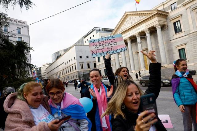 España aprobará proyecto de ley de derechos trans