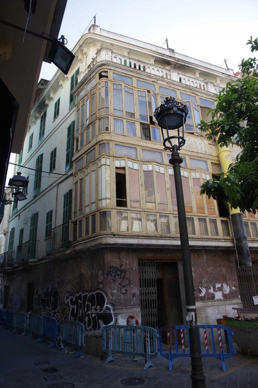 Fachada del Hotel Perú